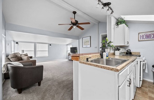 Rock Island House | Cozy Cottage Home w/Fenced Yard in Rock Island