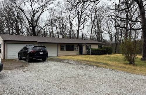 Wright City Cottage | Cozy Cottage on 12 tranquil acres in Wright City, Mo. Minutes to wedding venues!