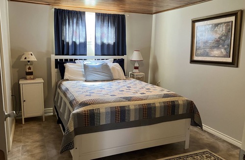 Hamilton House | Cozy cottage walking distance to historic Hamilton, Tx, downtown square.