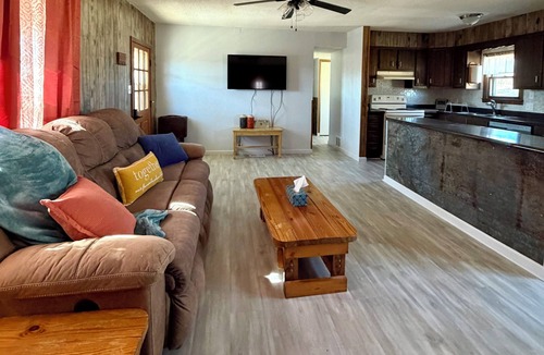 Grantville House | Cozy Country Home- Open Skies and Farmland view