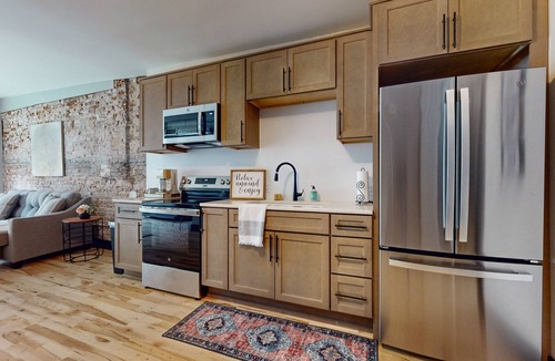 Janesville Apartment | Cozy downtown apartment with full kitchen-centrally located