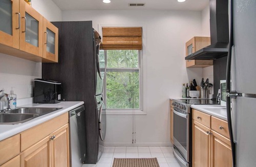 Dundee-Happy Hollow Historic District Apartment | Cozy Dundee Loft, Near Dining & City Attractions!