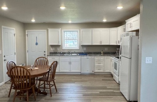 Seymour House | Cozy East Duplex