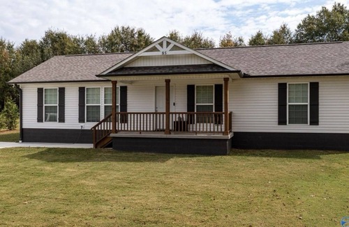 Guntersville House | Cozy family retreat with great parking for multiple boats and vehicles!