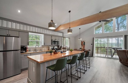 Pointblank House | Cozy Fox Lake Cottage-Family Friendly
