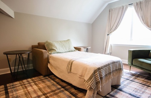 Upperville House | Cozy getaway on 10 acres, 1 hour from DC, 15 minutes to downtown Middleburg,