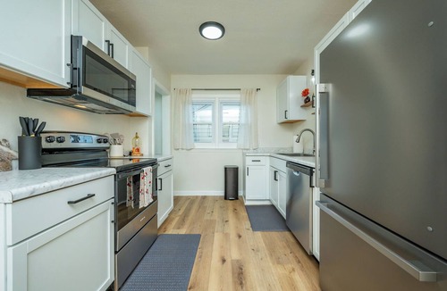 Des Moines House | Cozy Getaway- steps from the Iowa State Fair!