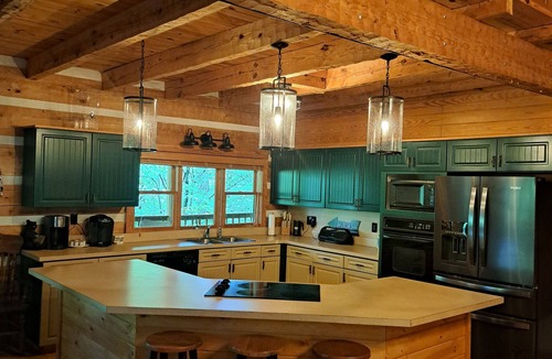 Wedowee House | COZY GRAND CABIN- Mountain cabin atmosphere at the lake- Sleeps 17
