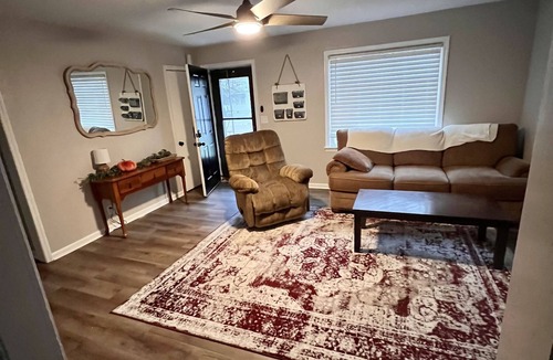 Chillicothe House | Cozy home close to park and YMCA. Kid & Pet Friendly - fenced in backyard.