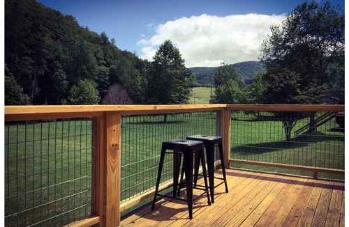 Sugar Grove House | Cozy Home - Fisherman's Dream!