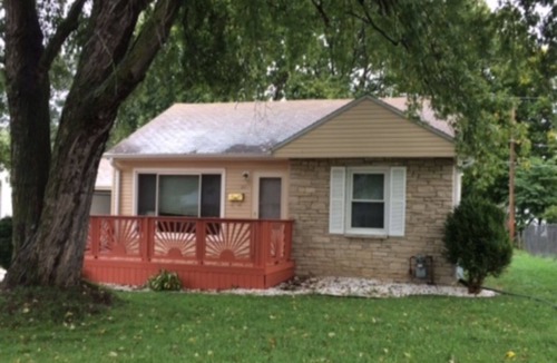 Urbandale House | Cozy Home is the Heart of Des Moines