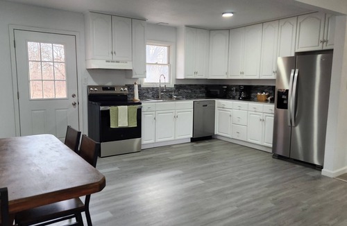 Macon House | Cozy home nestled in small-town America