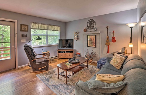 Quinque House | Cozy Home w/ Deck 9 Mi to Shenandoah National Park
