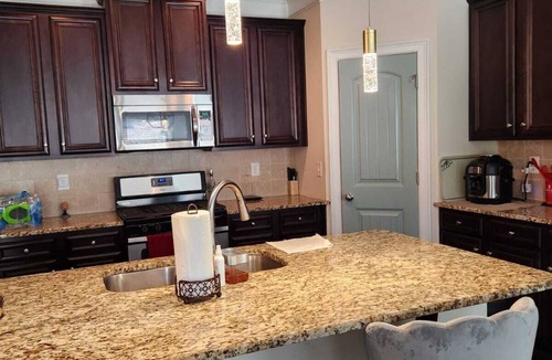 Dallas House | Cozy home with all you will be needing during your stay. Come check it out !