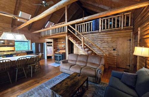 Oriental House | Cozy house with deep water private dock