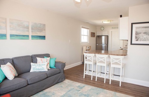 Brigantine House | Cozy Jersey Shore Cottage - 1.5 blocks to the beach!