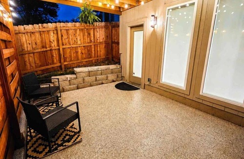 Kansas City Apartment | Cozy KC Retreat, Private Suite w/Patio &Fireplace