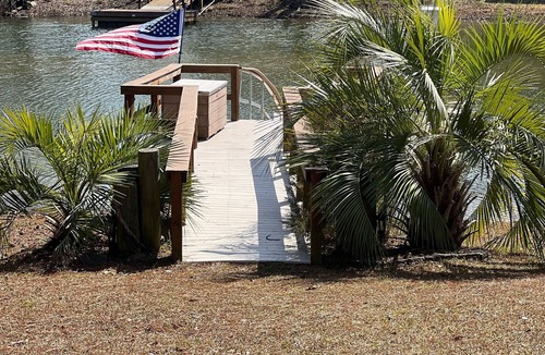 Prosperity House | Cozy Lake Murray lake front house with dock