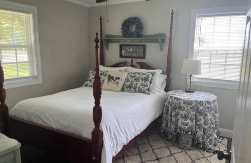 Williamston House | Cozy little guest house on Turkey Creek Farm!