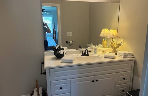Williamston House | Cozy little guest house on Turkey Creek Farm!