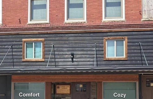 Sabetha Apartment | Cozy Loft Cabin