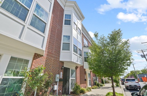 Downtown Baltimore House | Cozy & Luxury 4 bedroom Baltimore downtown home