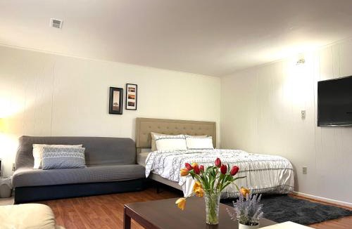 Annandale House | Cozy Master Room near Washington
