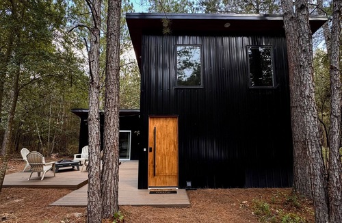 Wagener House | Cozy Modern Escape