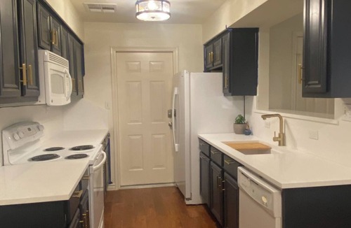 Afton House | Cozy Monkey Island Townhome - Pool - Gym - Walk To Marina/Lakeside Restaurant