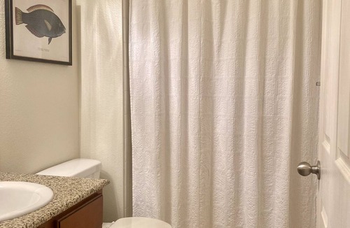Afton House | Cozy Monkey Island Townhome - Pool - Gym - Walk To Marina/Lakeside Restaurant