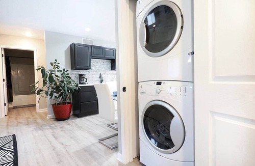 Sioux City Apartment | Cozy Morningside apartment with Fiber Internet