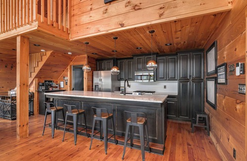 Butler Cabin | Cozy mountain adventure for all-family, friends and furry pups!