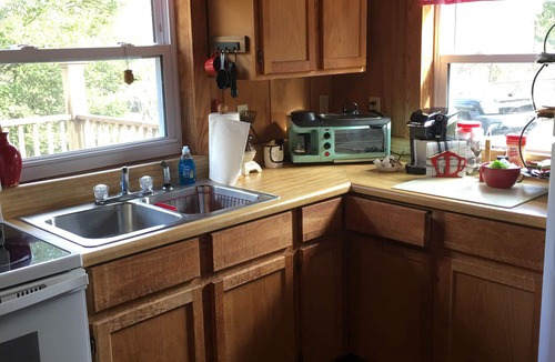 Saluda Cabin | Cozy Mountain Cabin and Barn Get Away