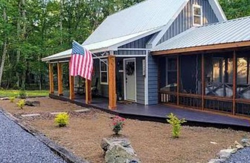 Mentone Cabin | 🌟Cozy Mountain Cottage w/Hot Tub & Porch Swing Bed🌟