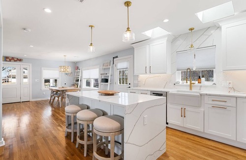 Brielle House | Cozy newly Renovated Beach House walking distance to beach and restaurants.