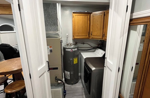 Rock Port Cottage | Cozy newly renovated cottage. Downtown in quiet neighborhood. Sleeps up to 5.