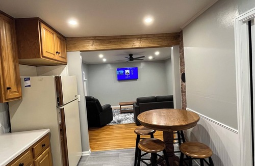 Rock Port Cottage | Cozy newly renovated cottage. Downtown in quiet neighborhood. Sleeps up to 5.
