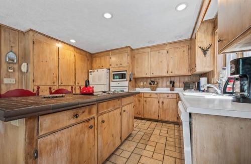 Rangeley House | 🐾Cozy Nights - Rangeley Lake Waterfront | Pet Friendly