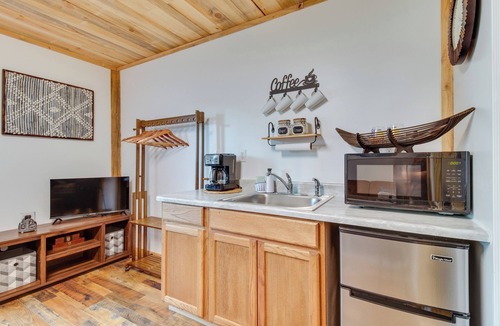 Lone Rock Cabin | Cozy Norfork Cabin: Fishing, Kayaking & More!
