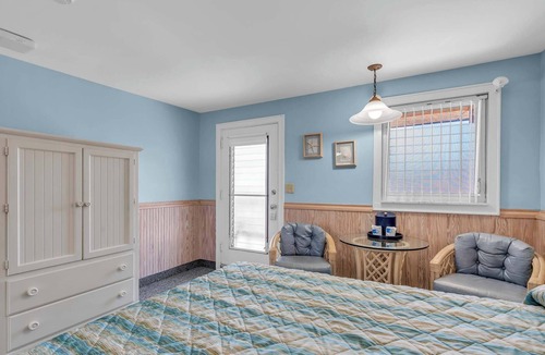 Point Pleasant Beach Hotel | Cozy Queen at The Windswept