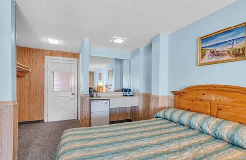 Point Pleasant Beach Hotel | Cozy Queen at The Windswept