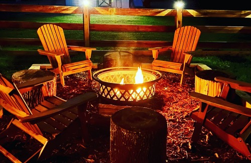 Tate House | Cozy retreat located on the bank of a rushing creek.