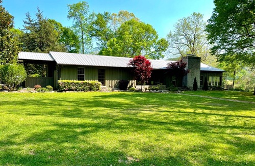 Spring Garden House | Cozy Retreat on the Waters Edge of Terrapin Creek