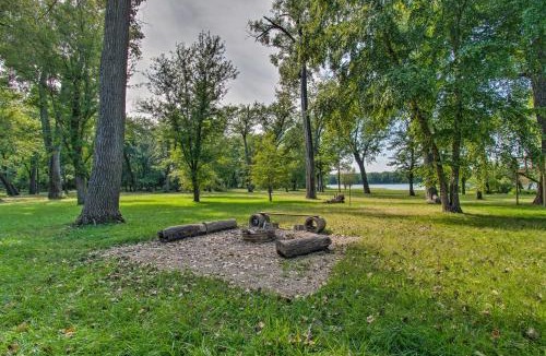 Camp Grove House | Cozy Riverfront Getaway: Fishing On-Site!