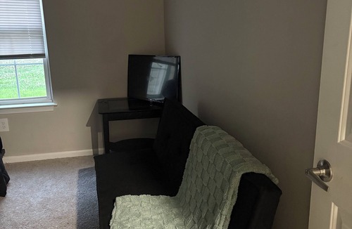 Dover Apartment | Cozy Room in Dover