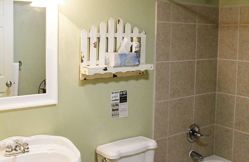 Louisiana Bed & Breakfast | Cozy room located in historic downtown with a 5 minute walk to the riverfront!
