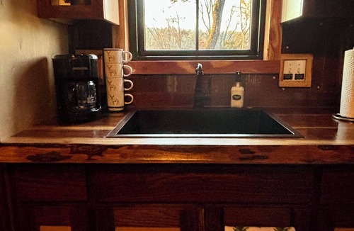 Powell Cabin | Cozy, rustic cabin in the Ozarks