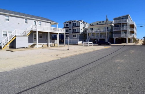 Townsend's Inlet House | Cozy Sea Isle City Beach Block Unit - 1st Floor