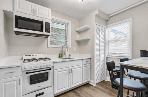 Seaside Heights Apartment | Cozy Seaside Getaway Walk to Beach