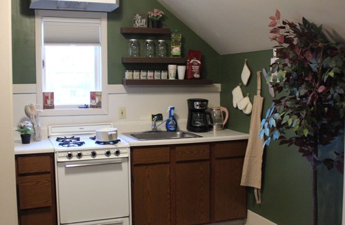 Mankato Apartment | Cozy Second-Floor Stylish & Comfortable Stay